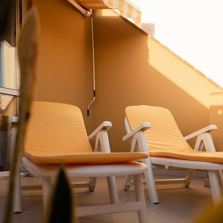 Homeforguest Atico Martina Con Terraza En Los Cristianos Лос Кристианос Экстерьер фото