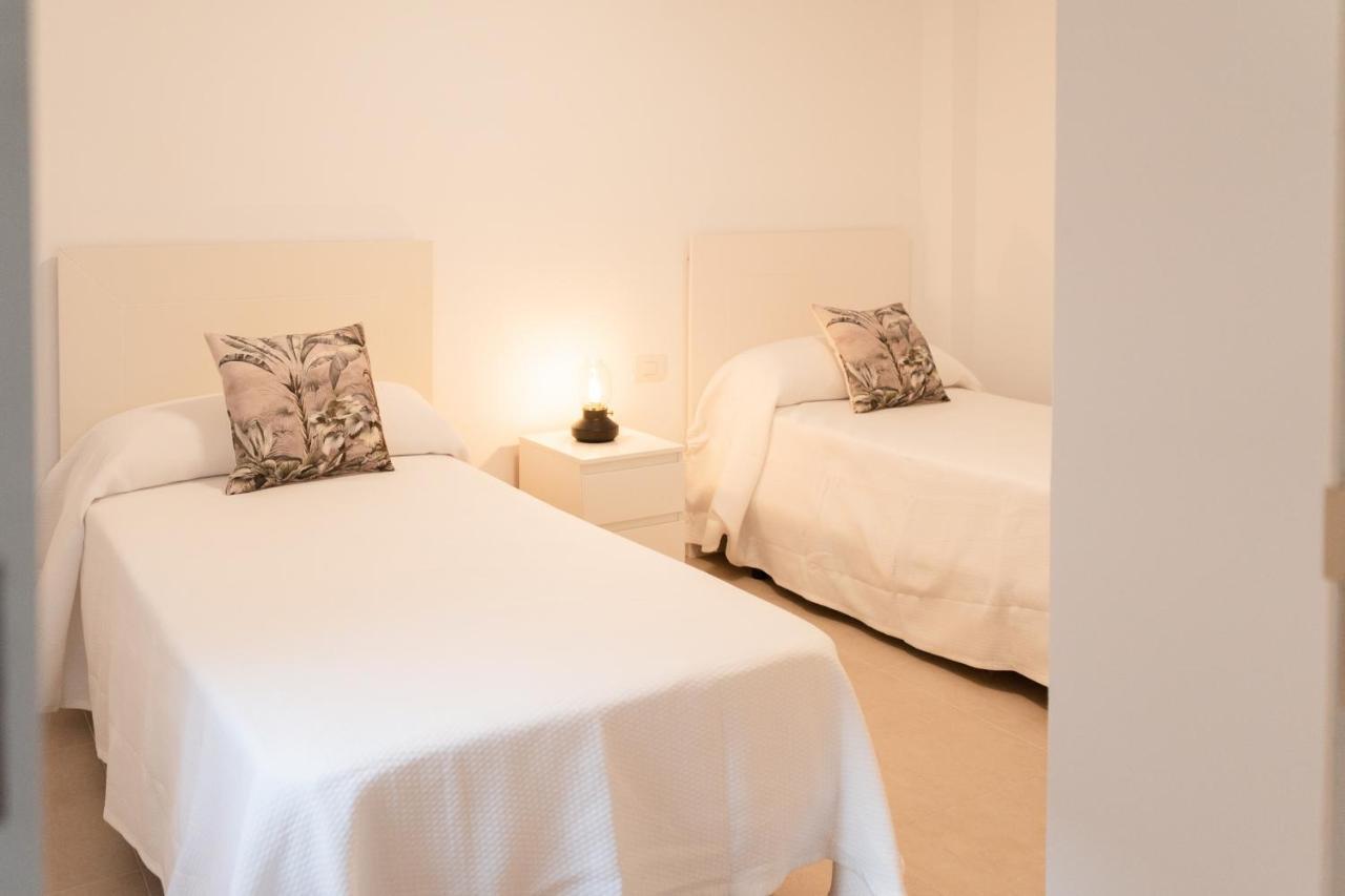 Homeforguest Atico Martina Con Terraza En Los Cristianos Лос Кристианос Экстерьер фото